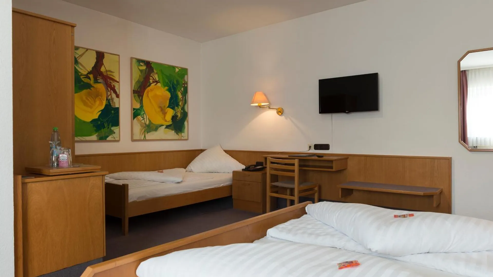 ***  Hotel Gasthof Zum Storch Schluesselfeld Germany