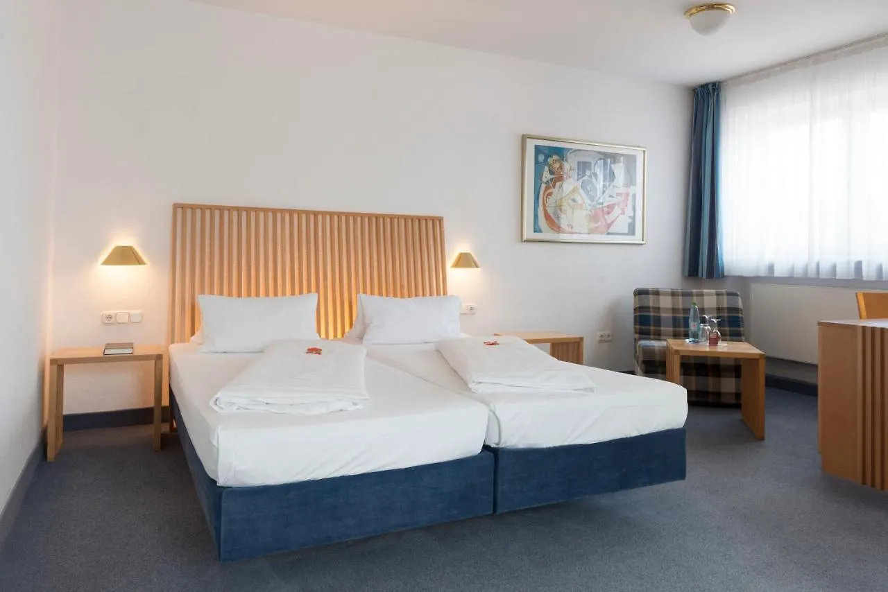 Hotel Gasthof Zum Storch Schluesselfeld 3*,  Germany